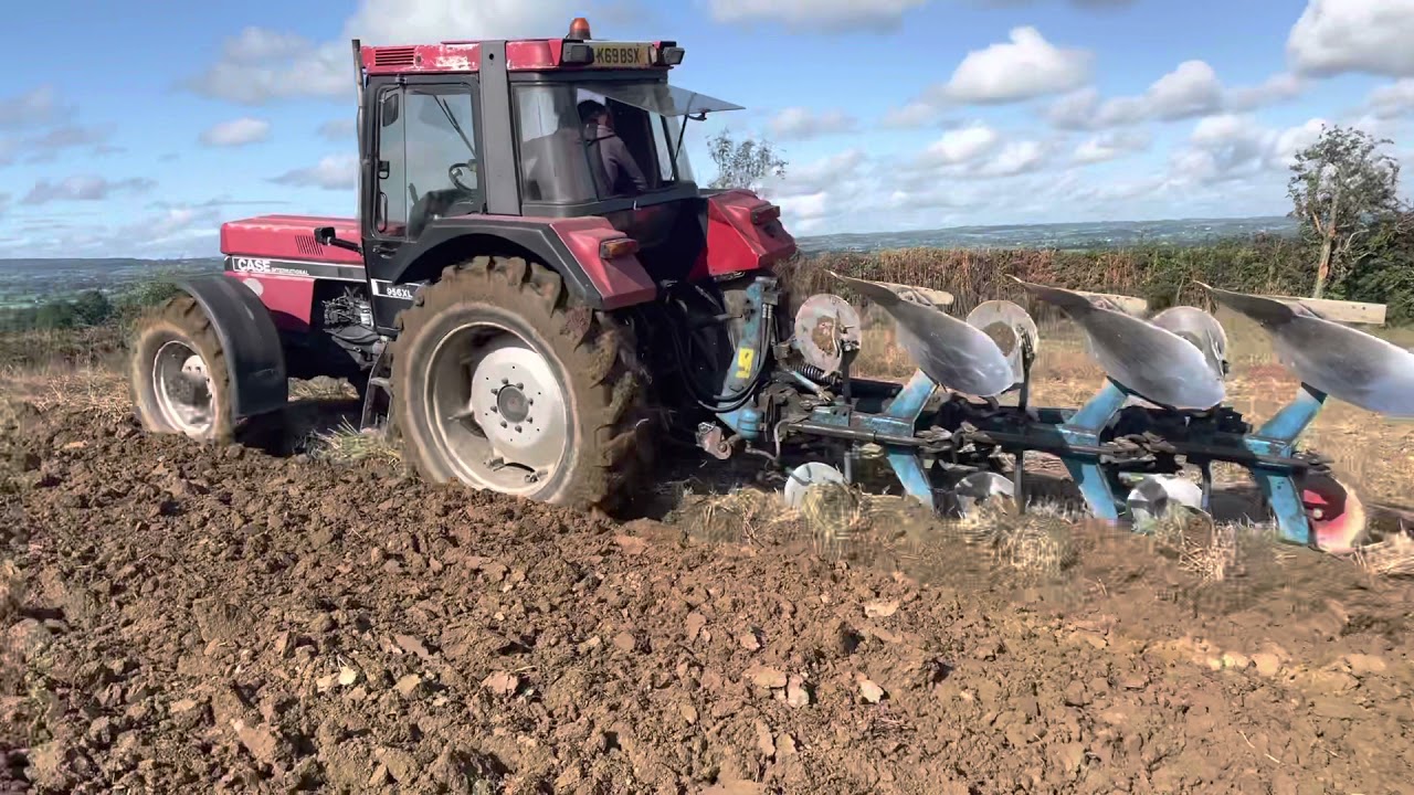 Case IH 956XL ploughing (SOUND)
