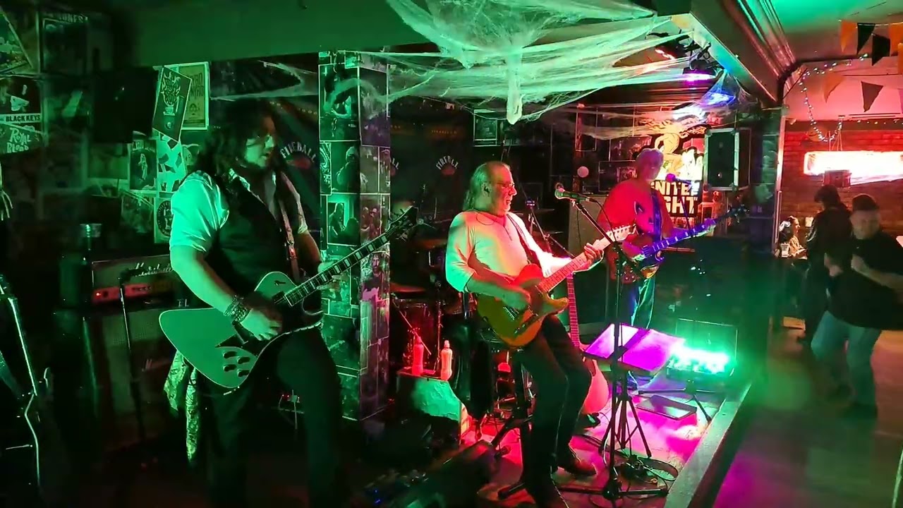 Escapade - Bad Case of Loving You, ( Doctor Doctor)