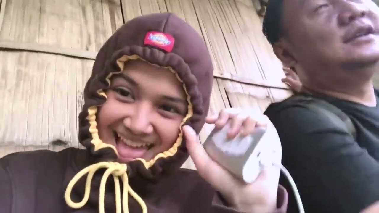 YEYYYY NIA  TRACKING BARENG KAK SELFI