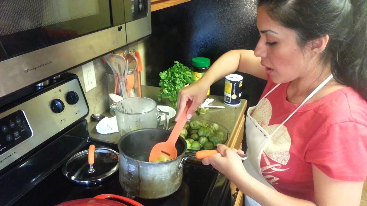 How to make Green Salsa - Salsa Verde