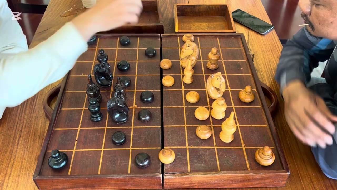 សងសឹកប្អូនធម៌ហើយមួយក្ដារនេះ  រវាង បង ឈុន ស្ដេចកន  (ស) ប៉ះជាមួយ តោកំណាច់ គឹមជ្រា (ខ្មៅ)   !