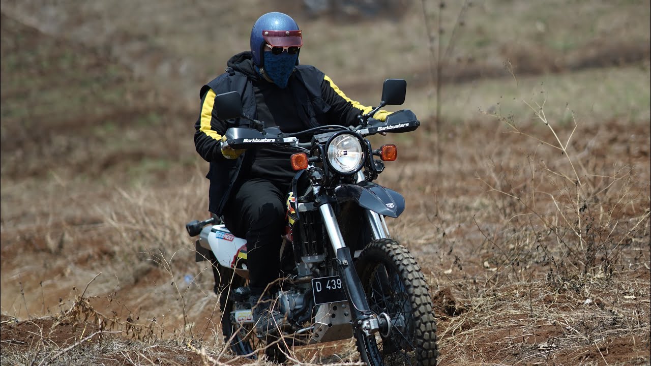 MODIFIKASI KLX 250 VINTAGE TRAIL DAN CRF 150L KONSEP HONDA XR