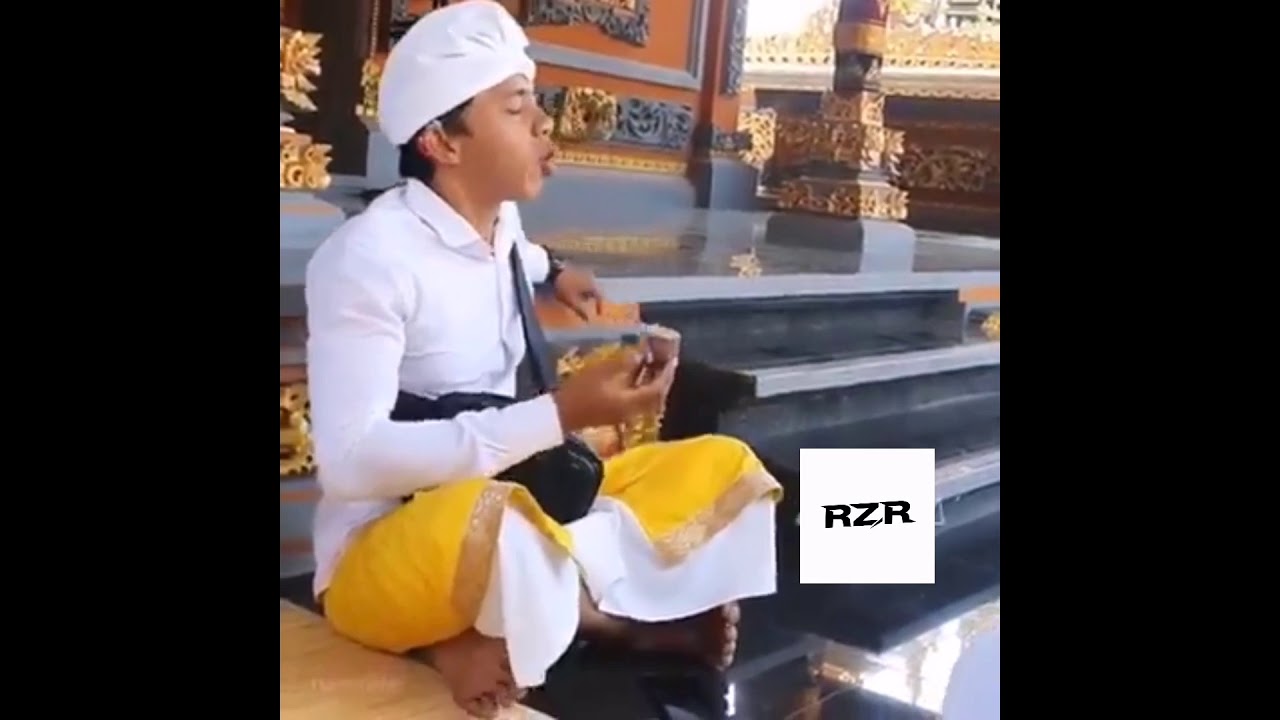 Eating Hot Potato | Bali | Eminem Rap God meme