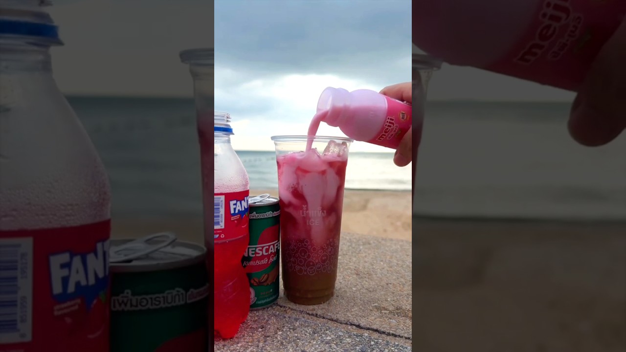 Strawberry Fanta shake | #strawberry #fanta #milk #asmr #icecupcrunch #icecupcrunch #ice