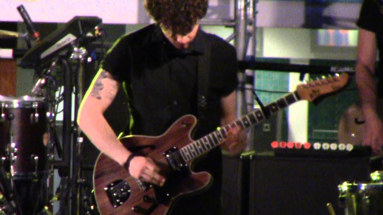 Paramore - (One Of Those) Crazy Girls - Parahoy 2014