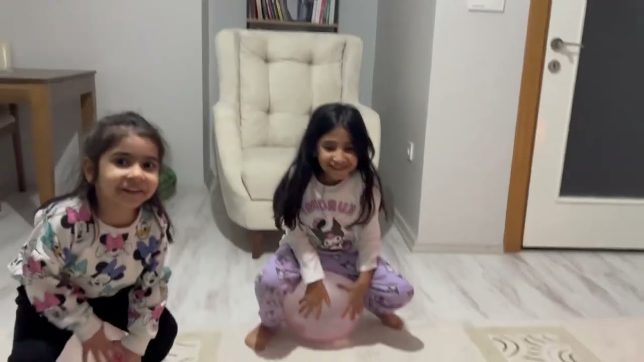 Asel lilya ve Göktürk balon yarışı oynuyor ve balon patlatma #keşfetbeniöneçıkar #oyun #vlog #keşfet