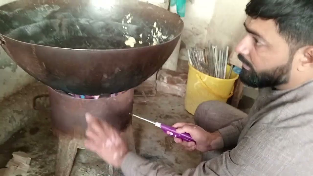 Khalas khoe ki barfi kaise banai jaati hai video dekhen 🤔😱#video watch Karen#0 for you#barrel#