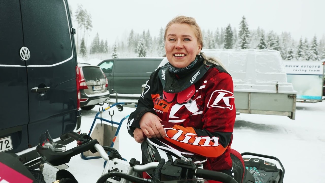 Millaista on osallistua ensikertalaisena sprinttikisoihin? Haastattelussa Mona Koskelo