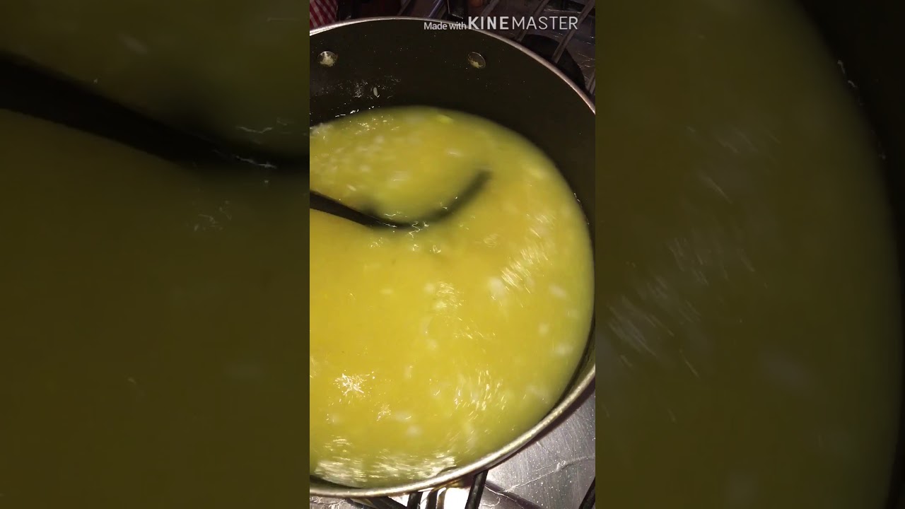 Unos ricos Molotes de Chile Verde con Queso
