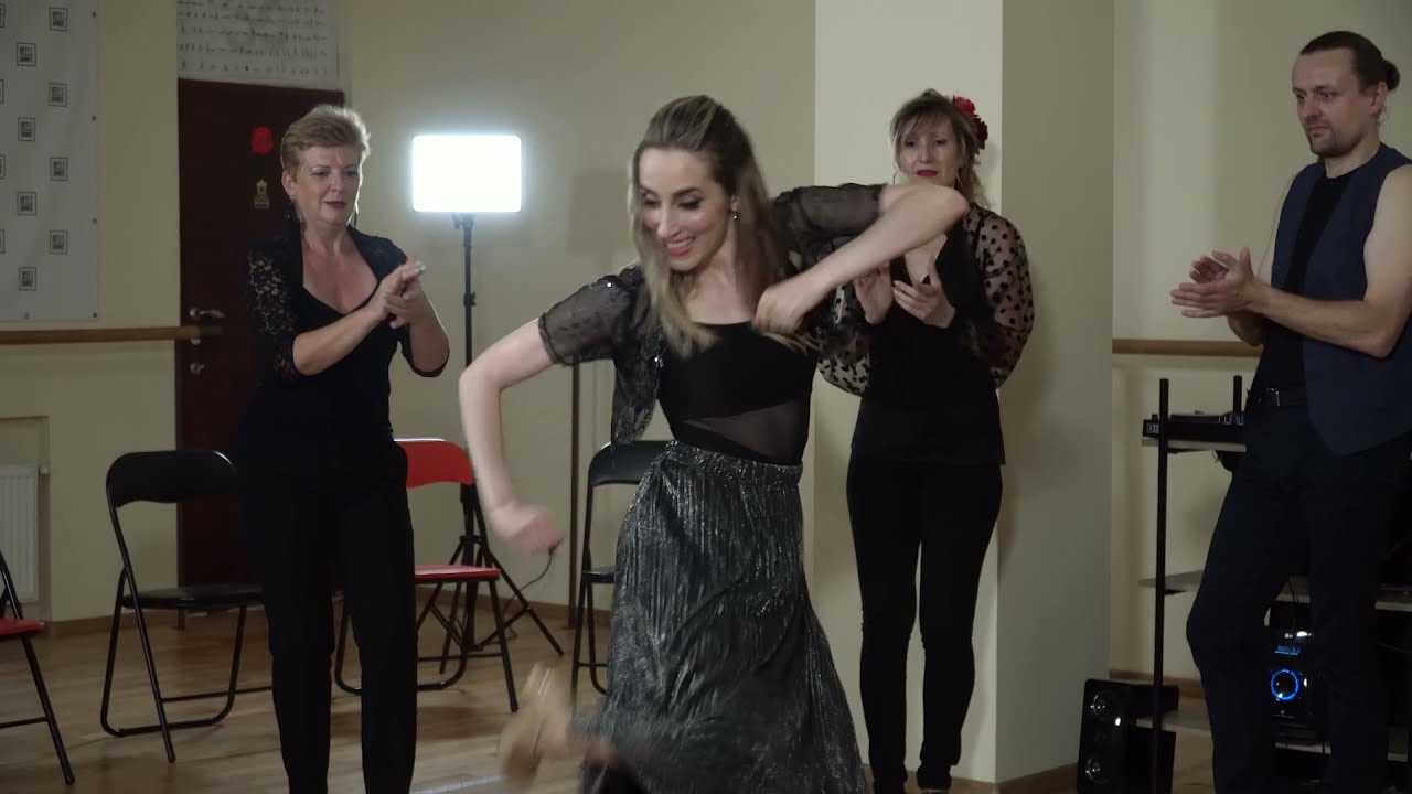 Fiesta por bulerías. Traditional flamenco.
