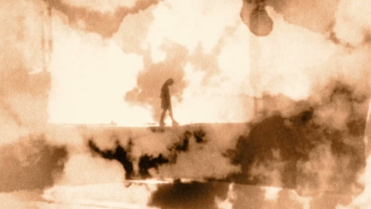 Flawed Mangoes - Sleepwalking (Visualizer)