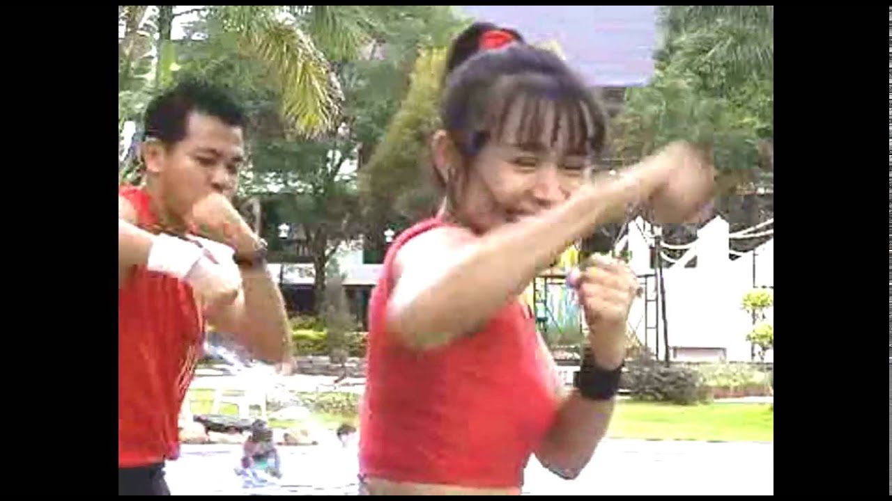 แอร์โรบิค 1/2 โดย ครูหล้า