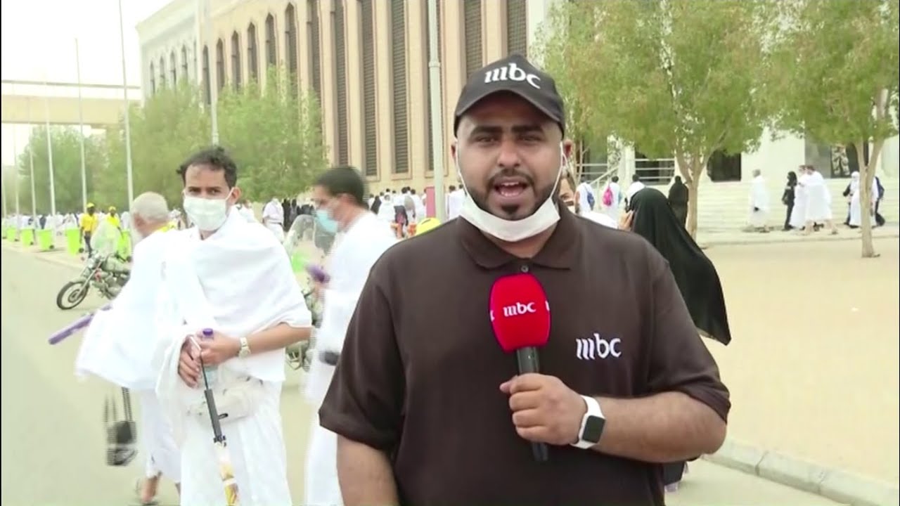 دموع حجاج بيت الله الحرام تمتزج بزخات المطر في صعيد عرفة