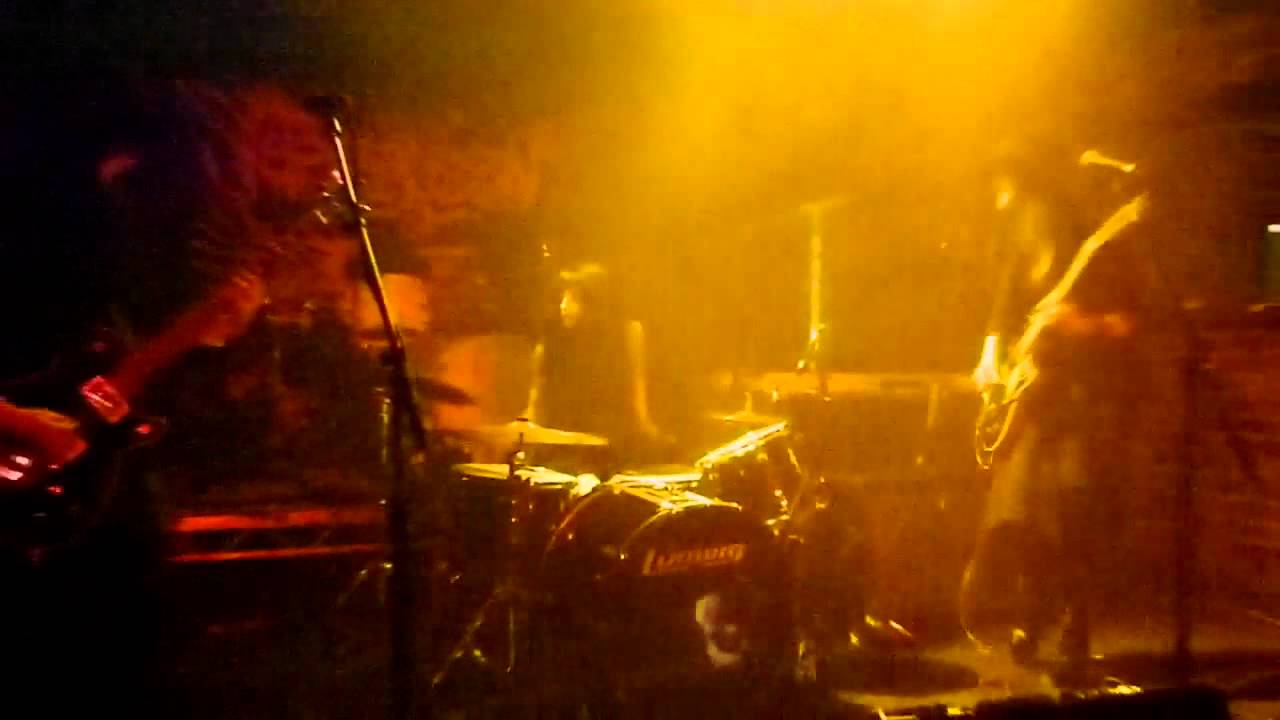 The Black Belles - Howl at the Moon live Central Station, Wrexham 17-05-12