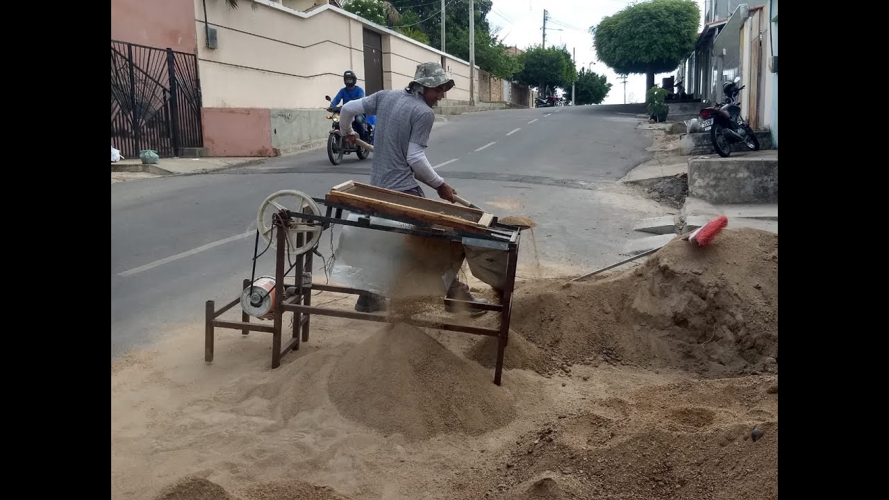TAUÁ: PEDREIRO-INVENTOR FABRICA PENEIRA E BETONEIRA ELÉTRICAS