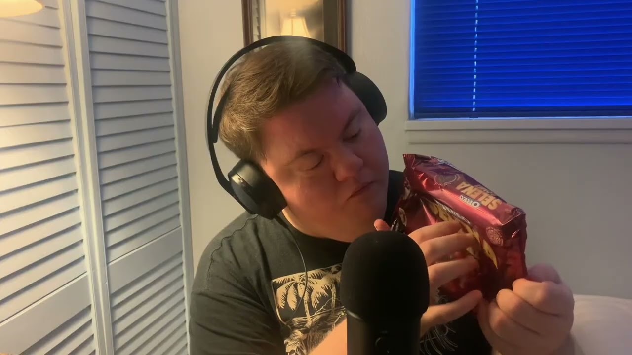 ASMR: Едим Orero's с Селеной Гомес и овощами