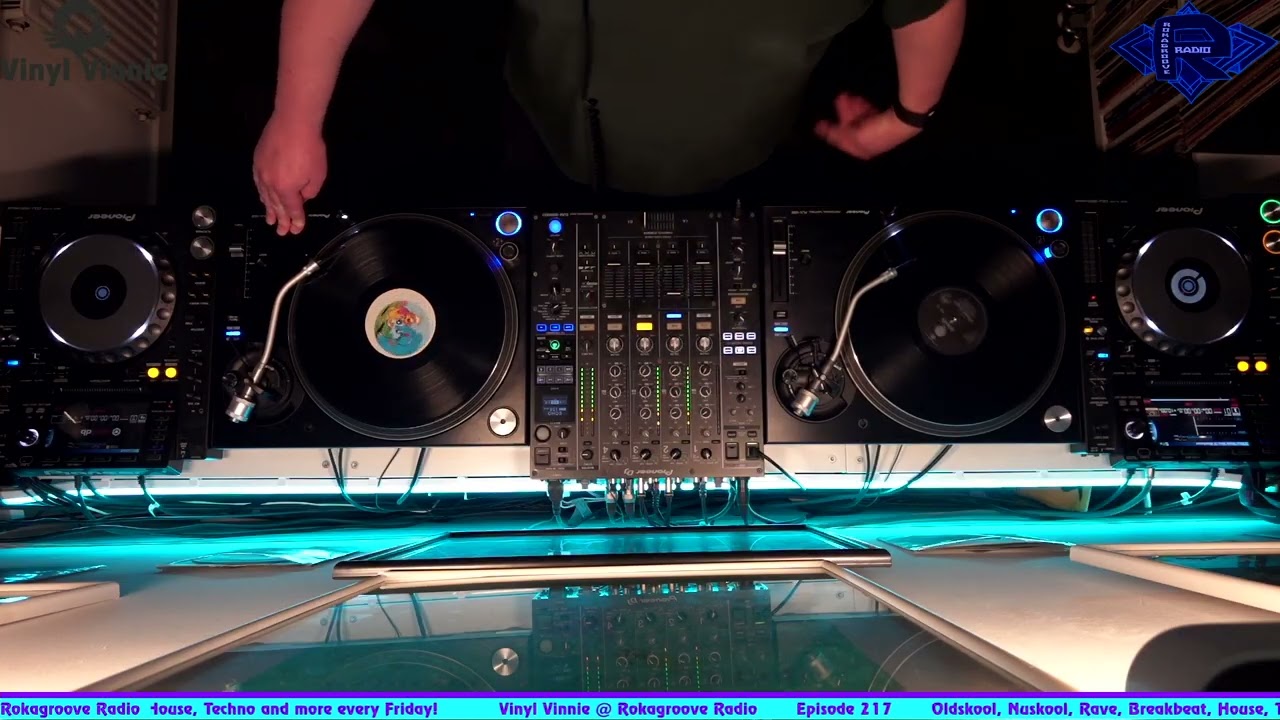 Vinyl Vinnie @ Rokagroove Radio Episode 217