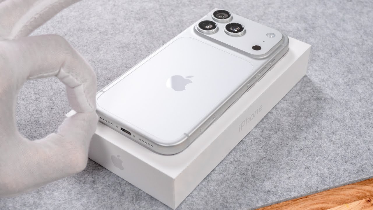 iPhone 17 Pro ASMR Unboxing &ndash; Apple&rsquo;s Most Classy 2025 Model