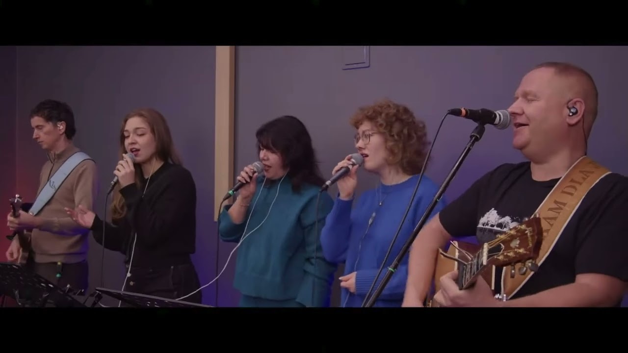 Chodzę w łasce | CSM Cover | KZ Emaus Rzesz&oacute;w - live