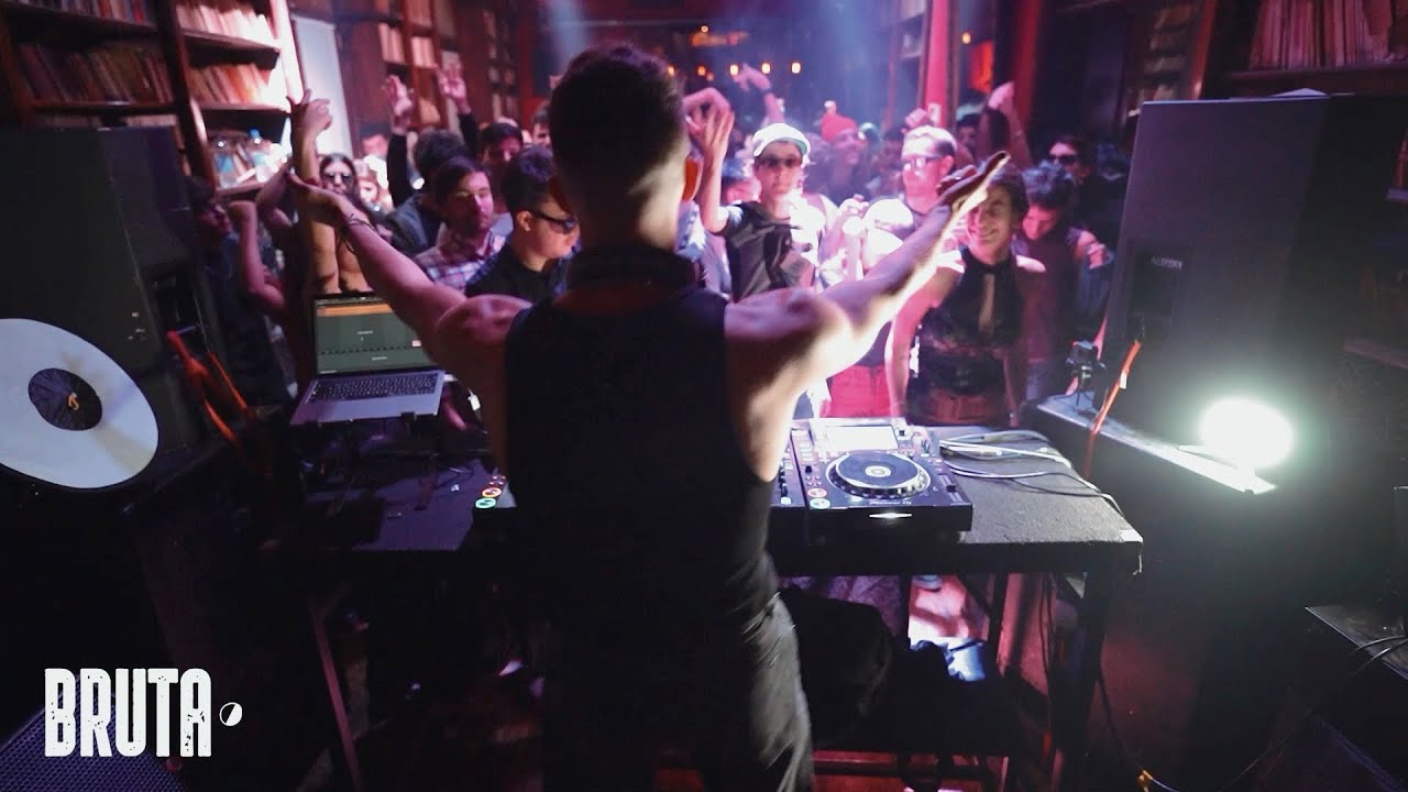 Iv&aacute;n Reich Live @ BRUTA / La Biblioteca. Buenos Aires, Argentina.