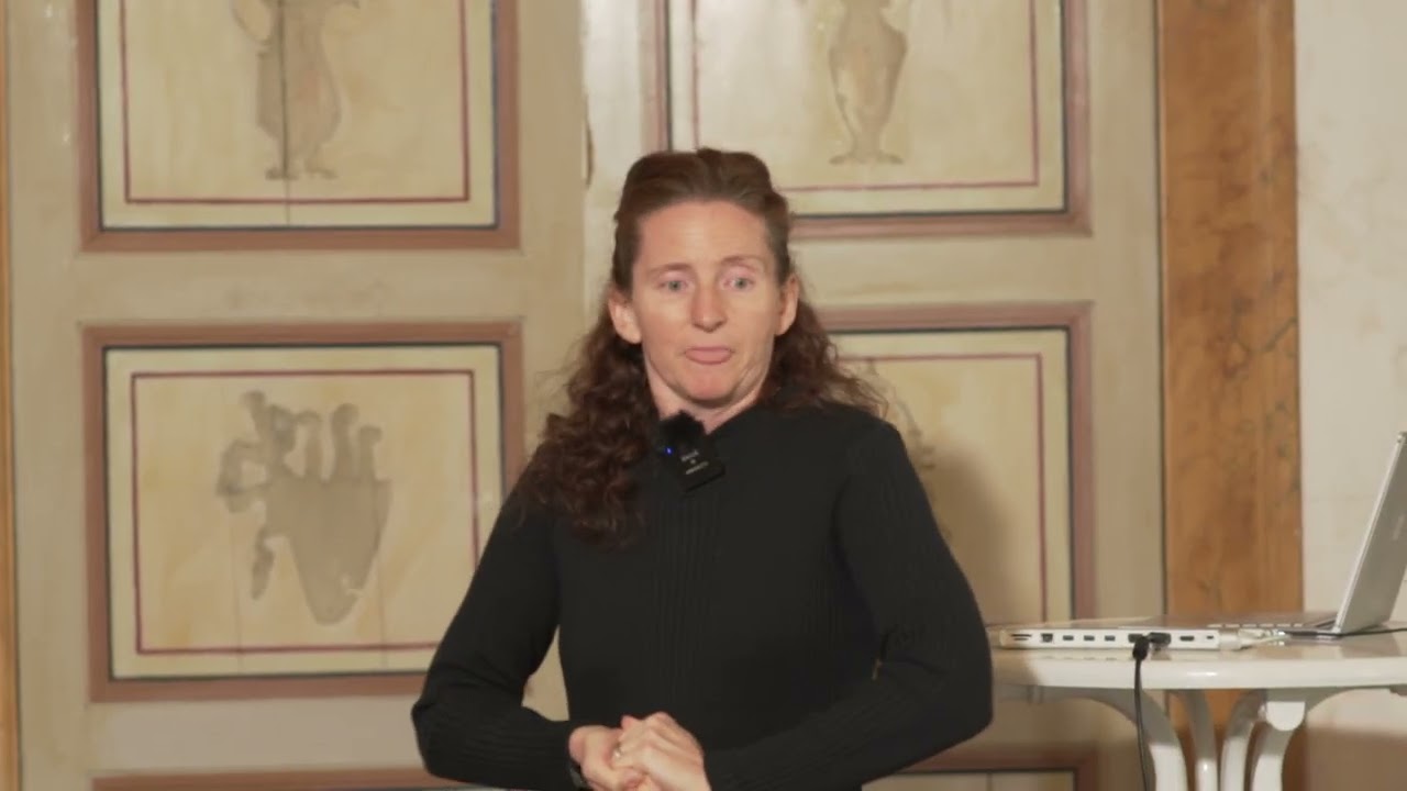 From Victimhood to Freedom: Gigi Foster on Reclaiming Power and Community (Salon de Hodbomont)