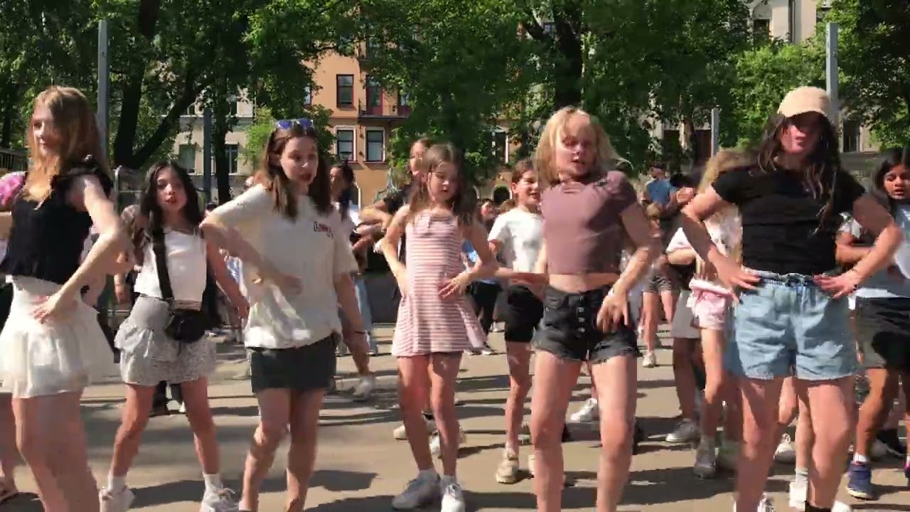 Random dance play Kpop dance 25/5-24