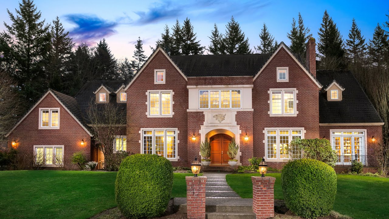 Georgian-style Luxury Home Tour | 13616 NW Glendoveer Dr, Portland, OR 97231