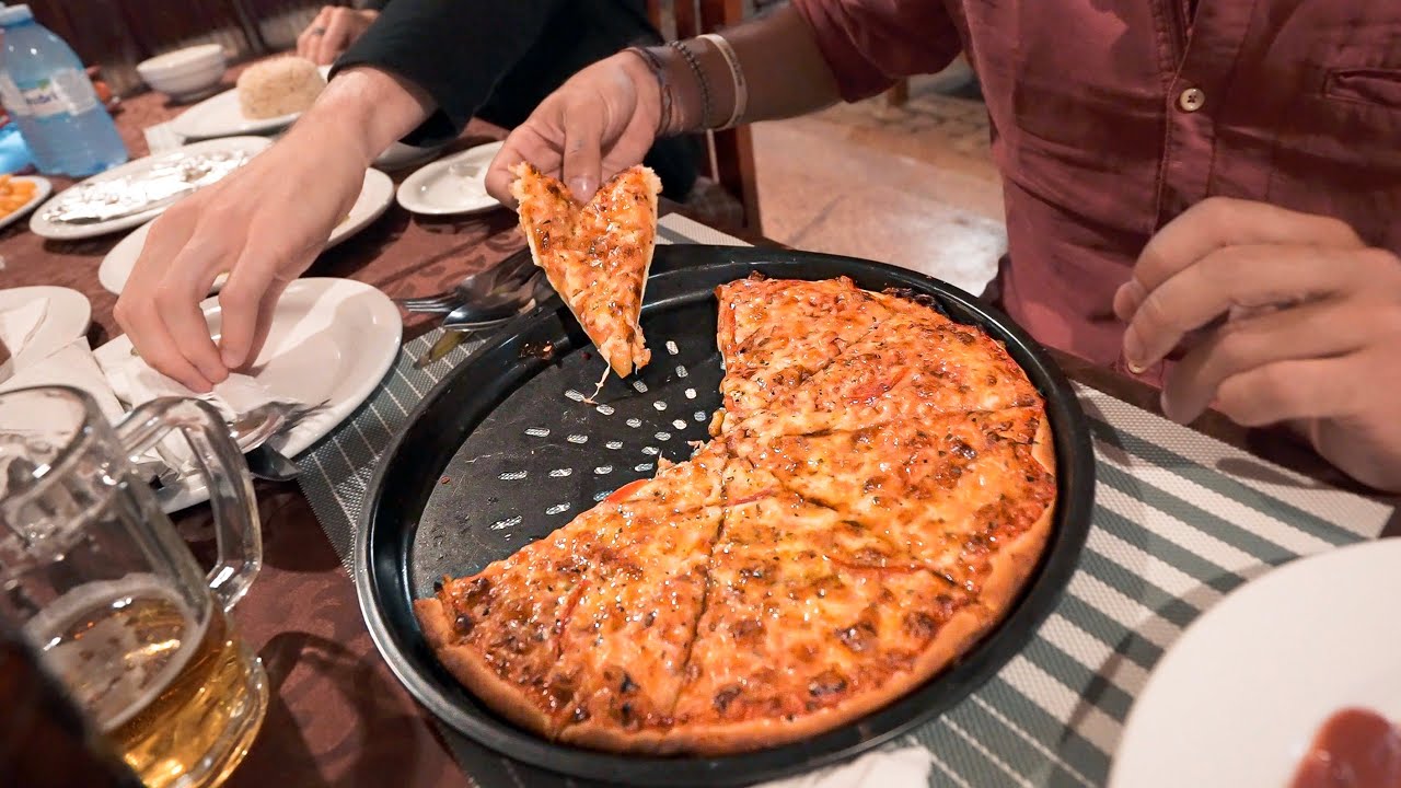 pizza africana in Uganda 🇺🇬  (sono intollerante)