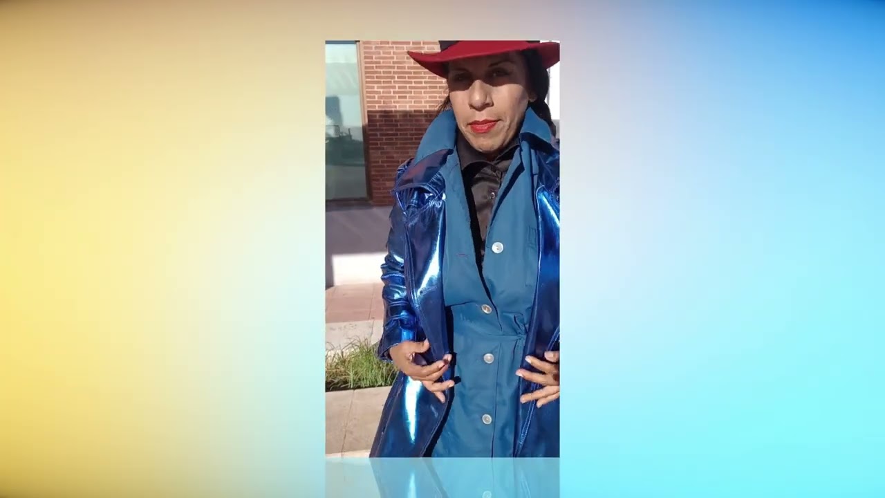 Hola ! I love to sing  , play music and wear beautiful Coats   How about you     Made with Clipchamp
