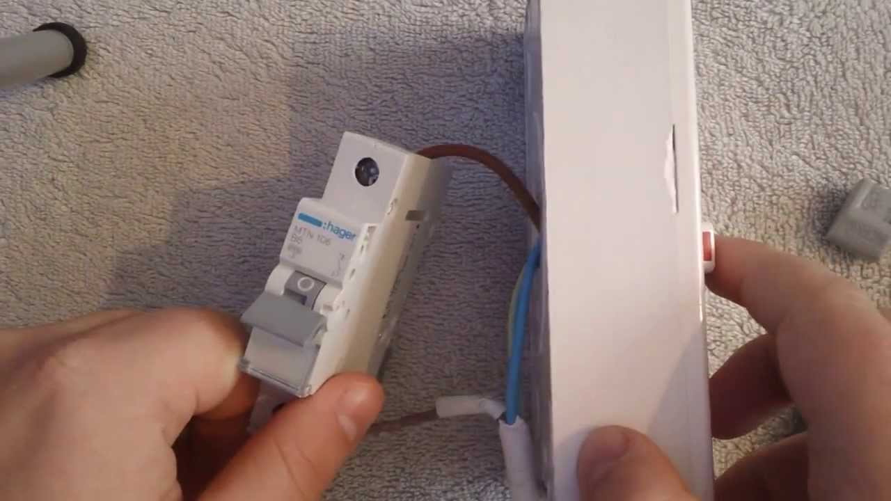 [Elektryczność] Jak podłączyć wyłącznik nadmiarowo-prądowy i gniazdko elektryczne ?