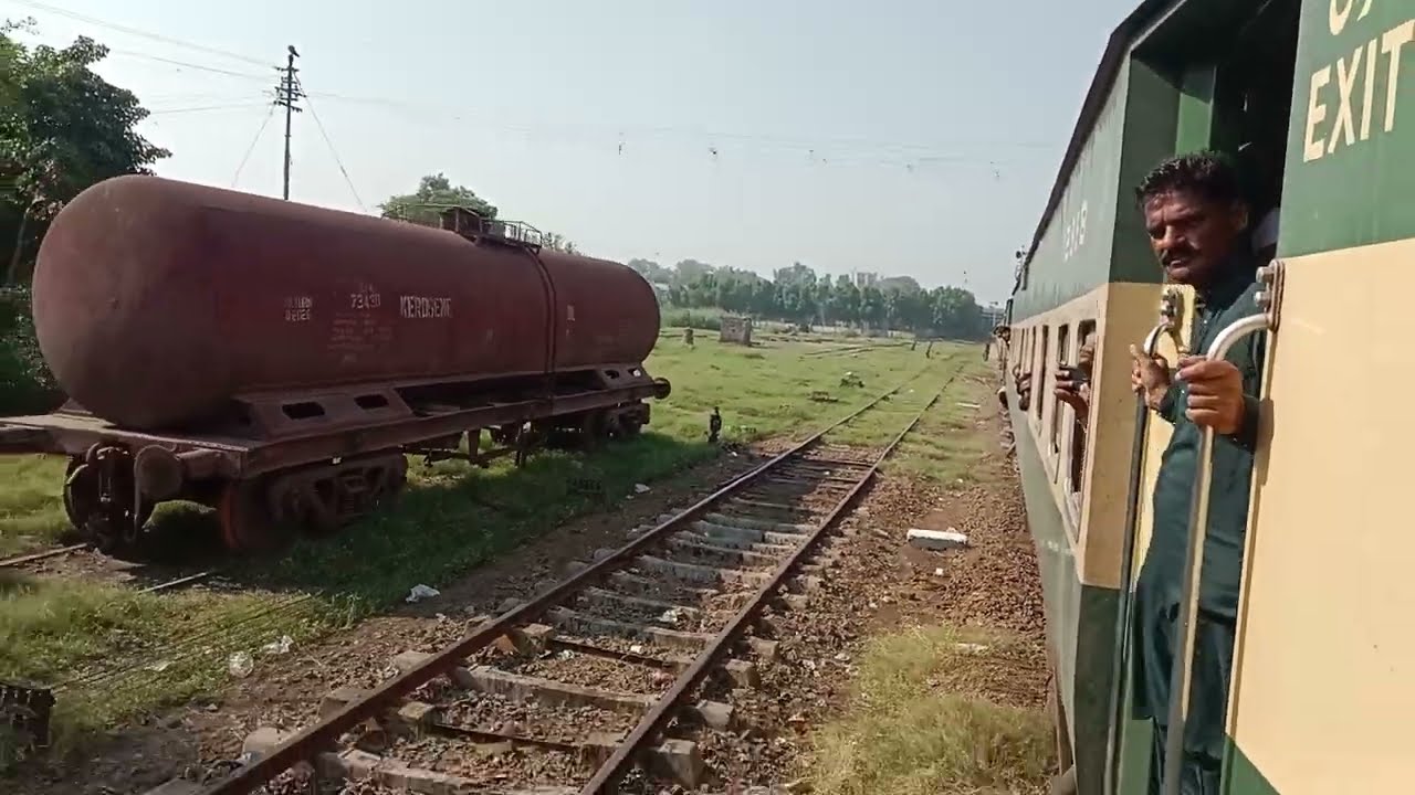 45 Up Pakistan Express Travelling Fastest Speed Paktrain Pakistan Railway Enjoy The video Pakistan