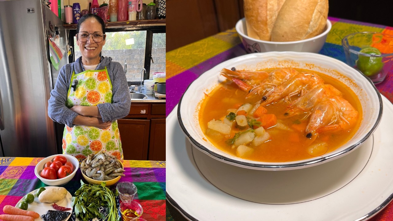 Prepara un rico caldo de camarón para compartir en familia