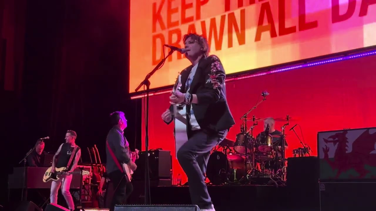 MANIC STREET PREACHERS - BRING ON THE DANCING HORSES/HIDING IN PLAIN SIGHT -SWANSEA ARENA - 09.05.25