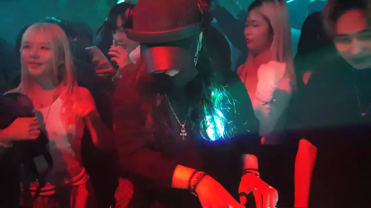DJ 스킨쉽(SKINSHIP) 라이브 무대, 신사 클럽 잭리빈 토요일 주말파티