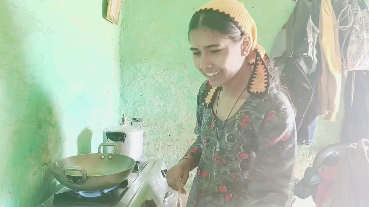 आज बनाया आलू का साग 🥔ll Laxmi Bariyal Vlog ll 😍