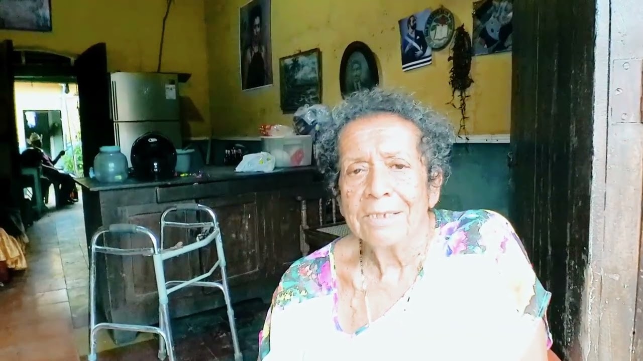 Yeidi guadalupano visita a niña adenina de 76 años de edad