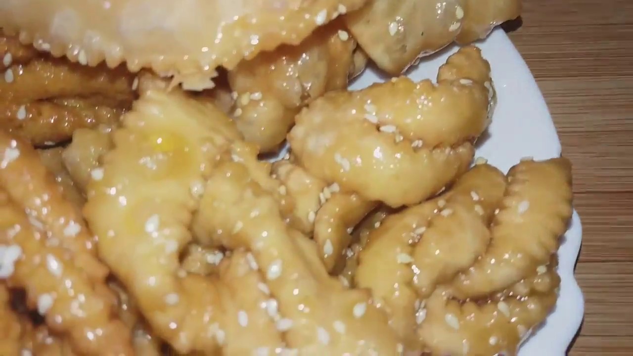 RECETTE D’OREILLETTES, GÂTEAU TUNISIEN. CUSINE MALIYA.
