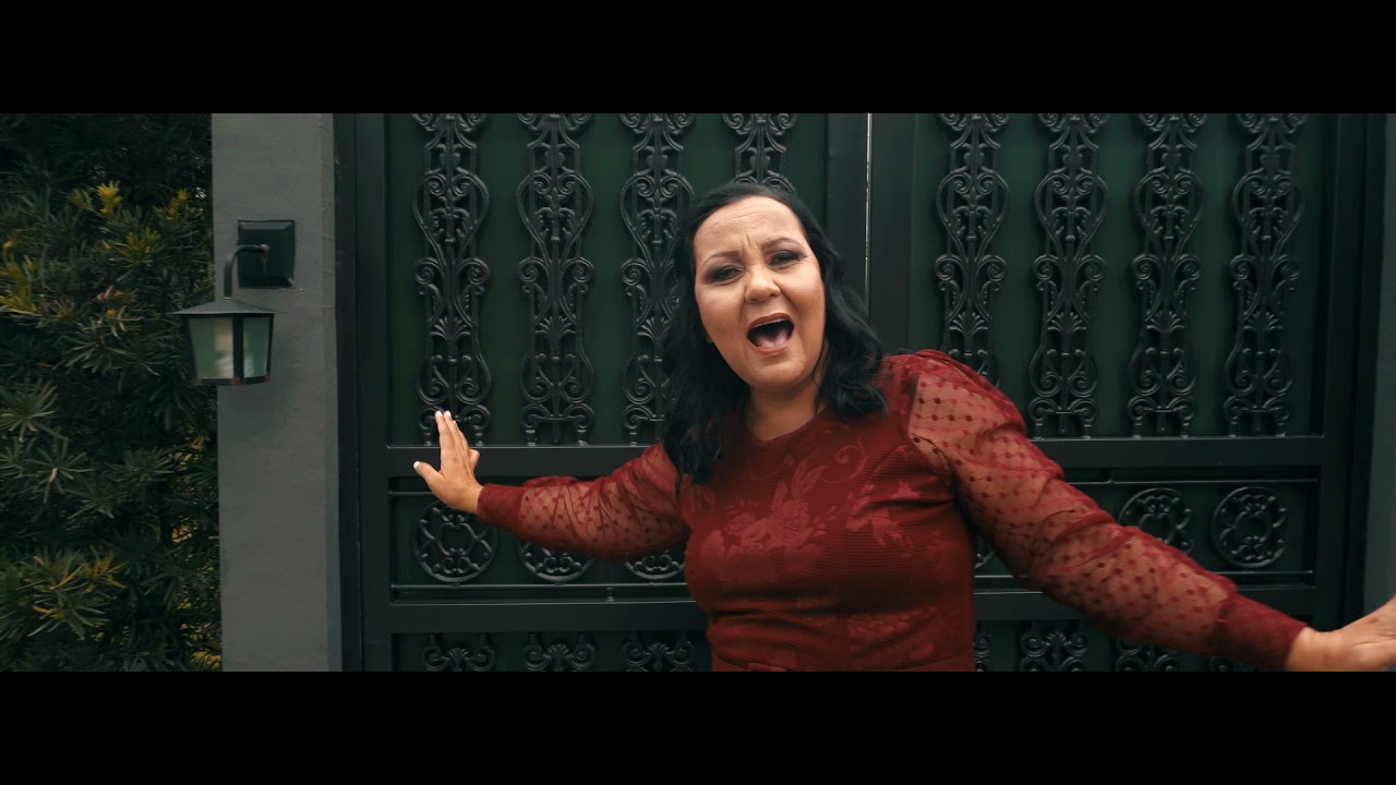 Faculdade de Cristão(Cantora Carla Cristina)