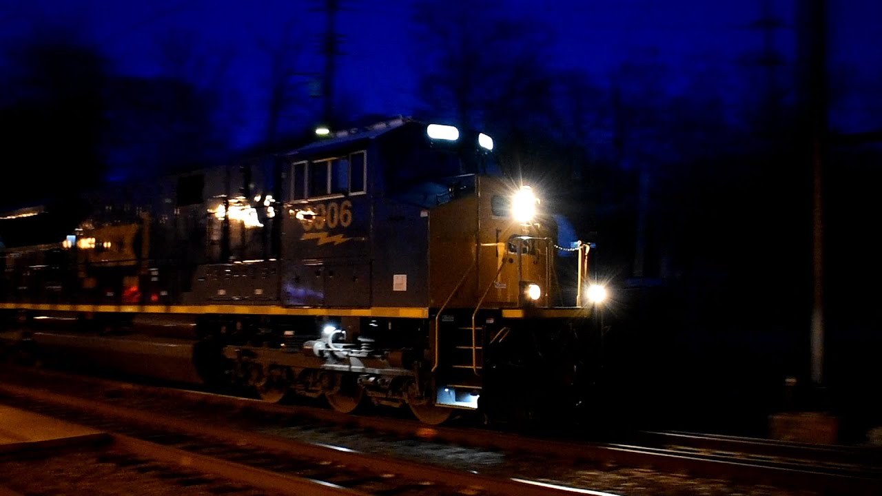 CSX SD70AH Power on Q403