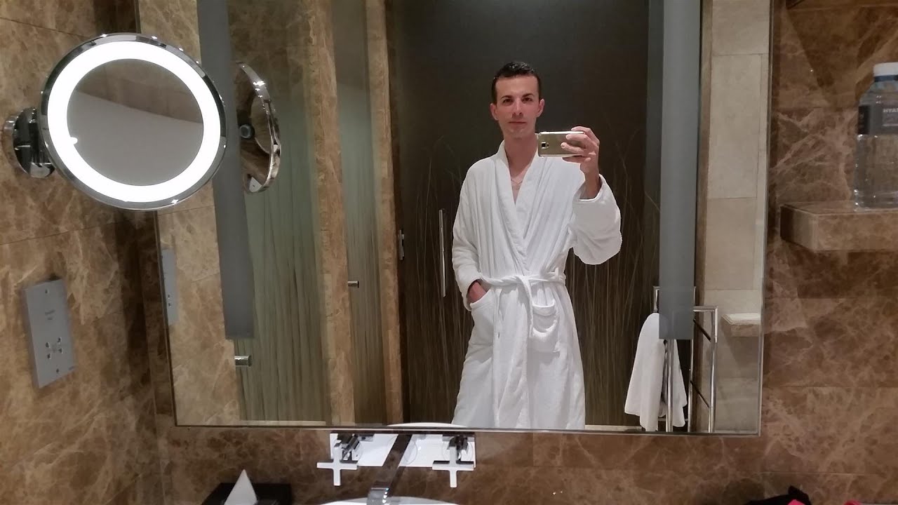 IL mio Hotel da Record...Il più Inclinato al Mondo: Yhatt Capital Gate