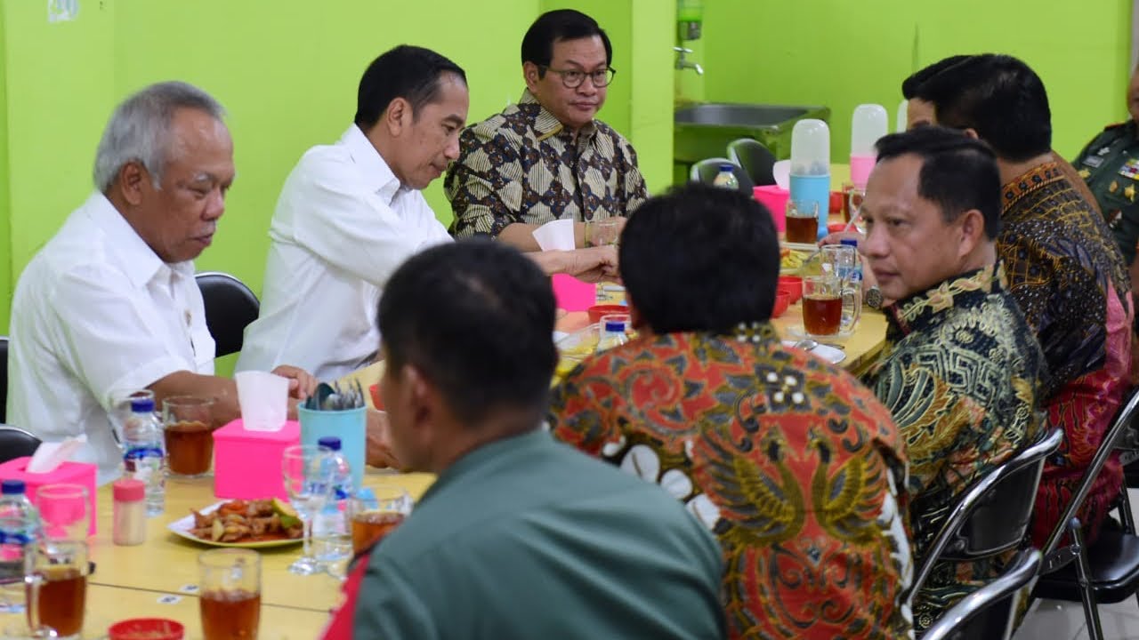 Saat Presiden Jokowi Nikmati Sambal Ulekan Gubernur Kaltara untuk Makan Malam, 18 Desember 2019