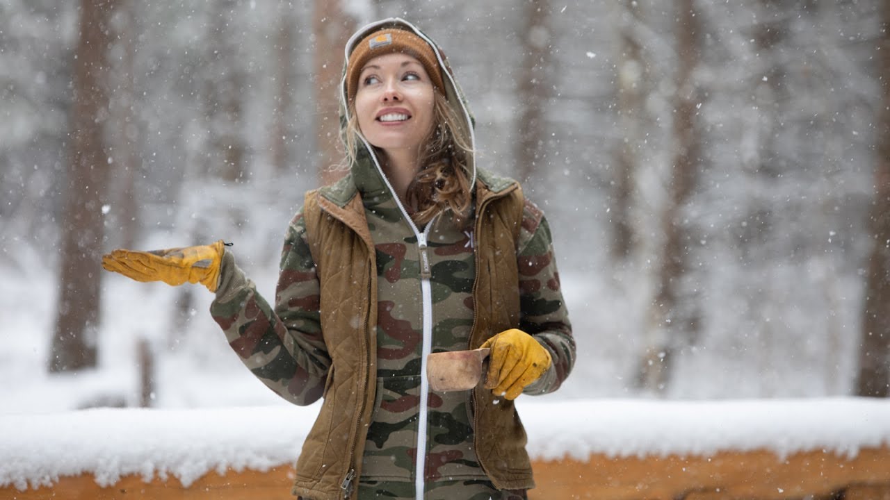 ESCAPE TO THE WOODS: Waking up in a Winter Wonderland & the BEST Campfire Pasta!