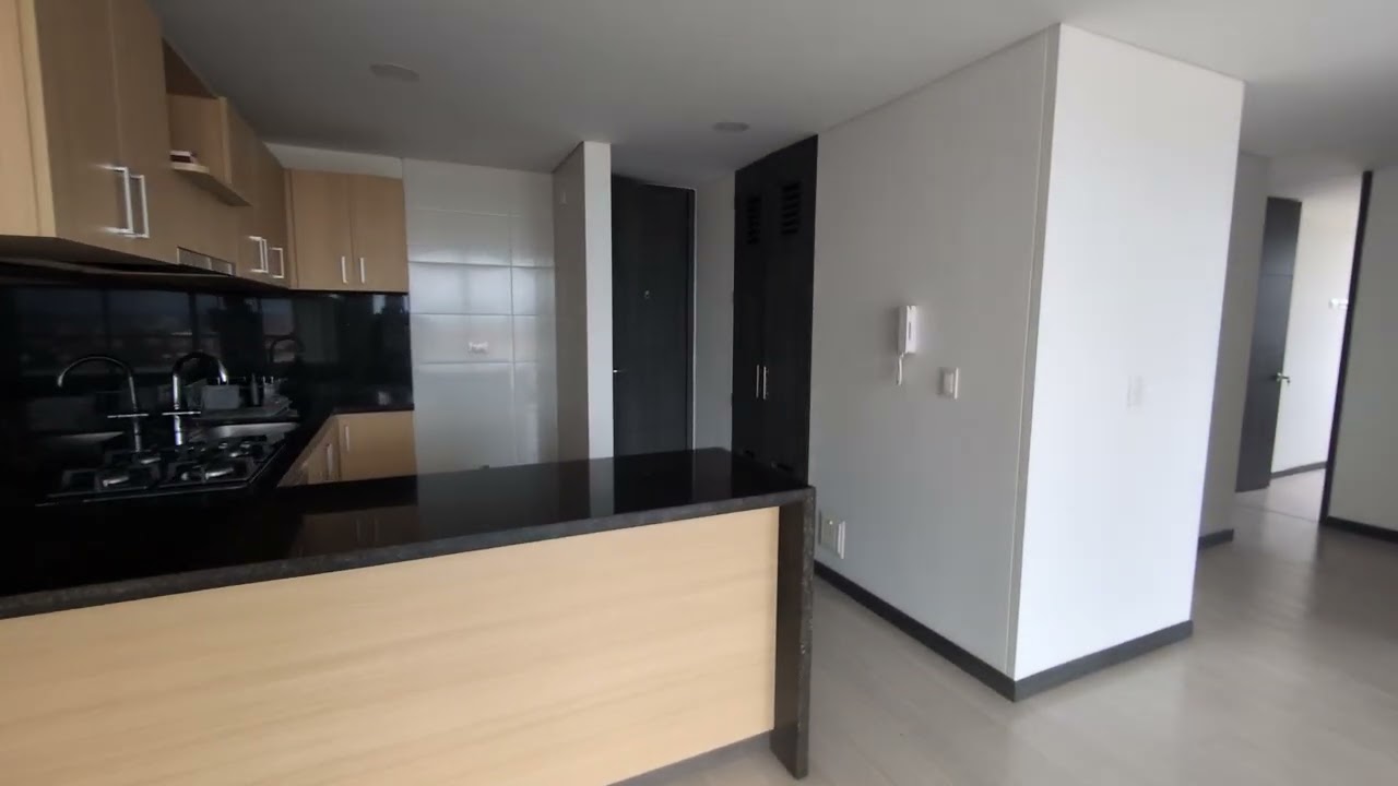 Arriendo Apto 3 habitaciones 2 baños piso 15 Belgrano calle 170 CRA 56