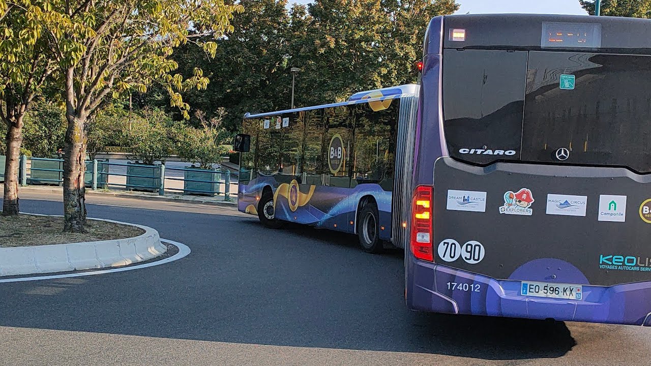 Passage de bus arrêt Marne la Vallée (Disneyland)