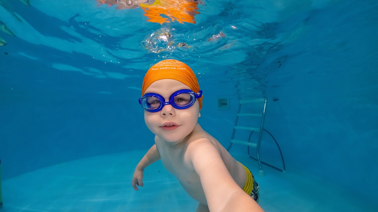 Подводная видеосъемка в детском бассейне | Аквапупс Лермонтовский  (Москва, октябрь 2025) | 10