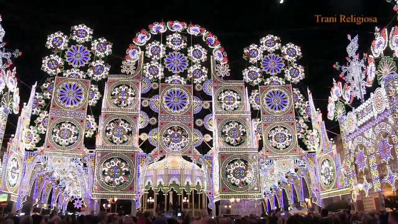 ADELFIA - Accensione musicale luminarie ditta FANIUOLO - Putignano (BA)