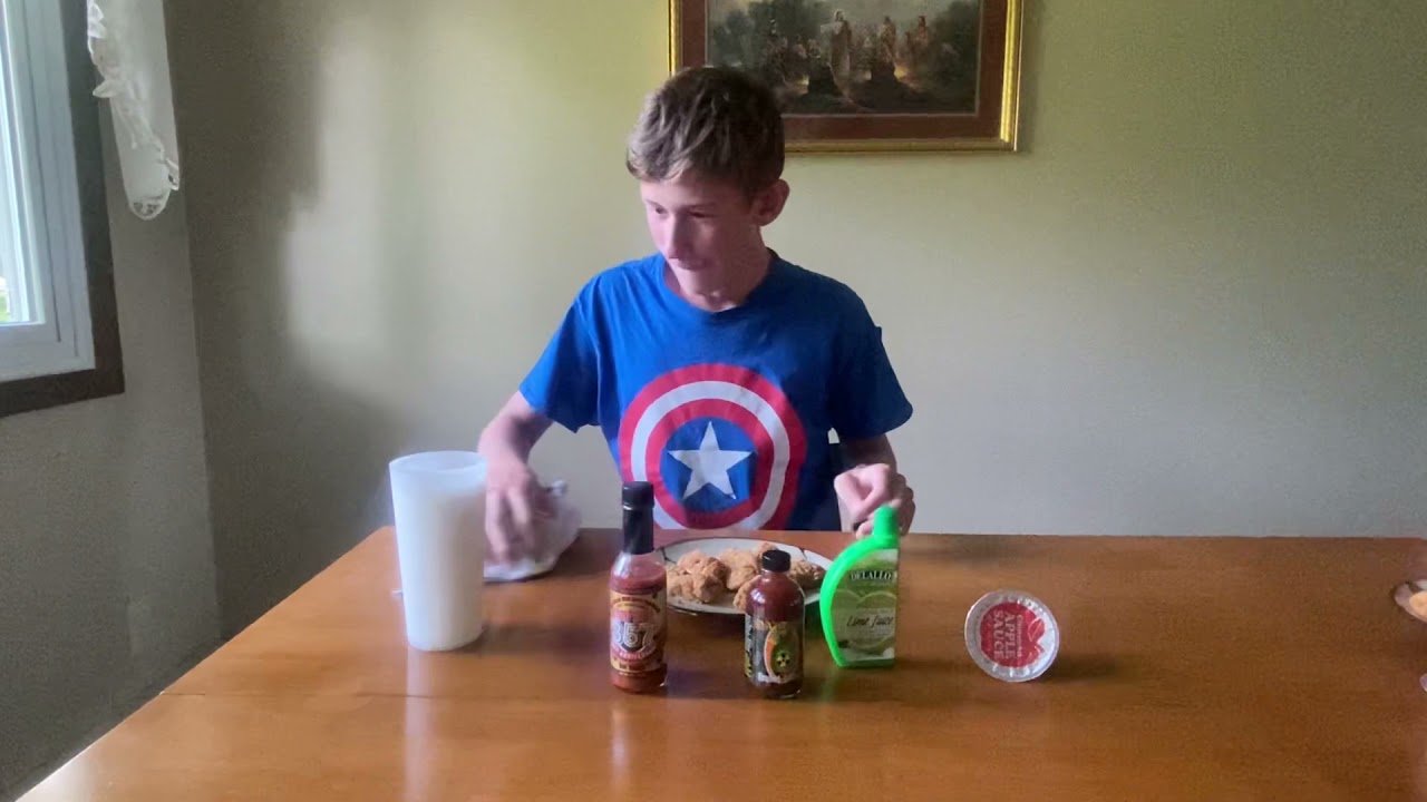 Maddog 357 VS. Da Bomb (HOT SAUCE COMPETITION!)