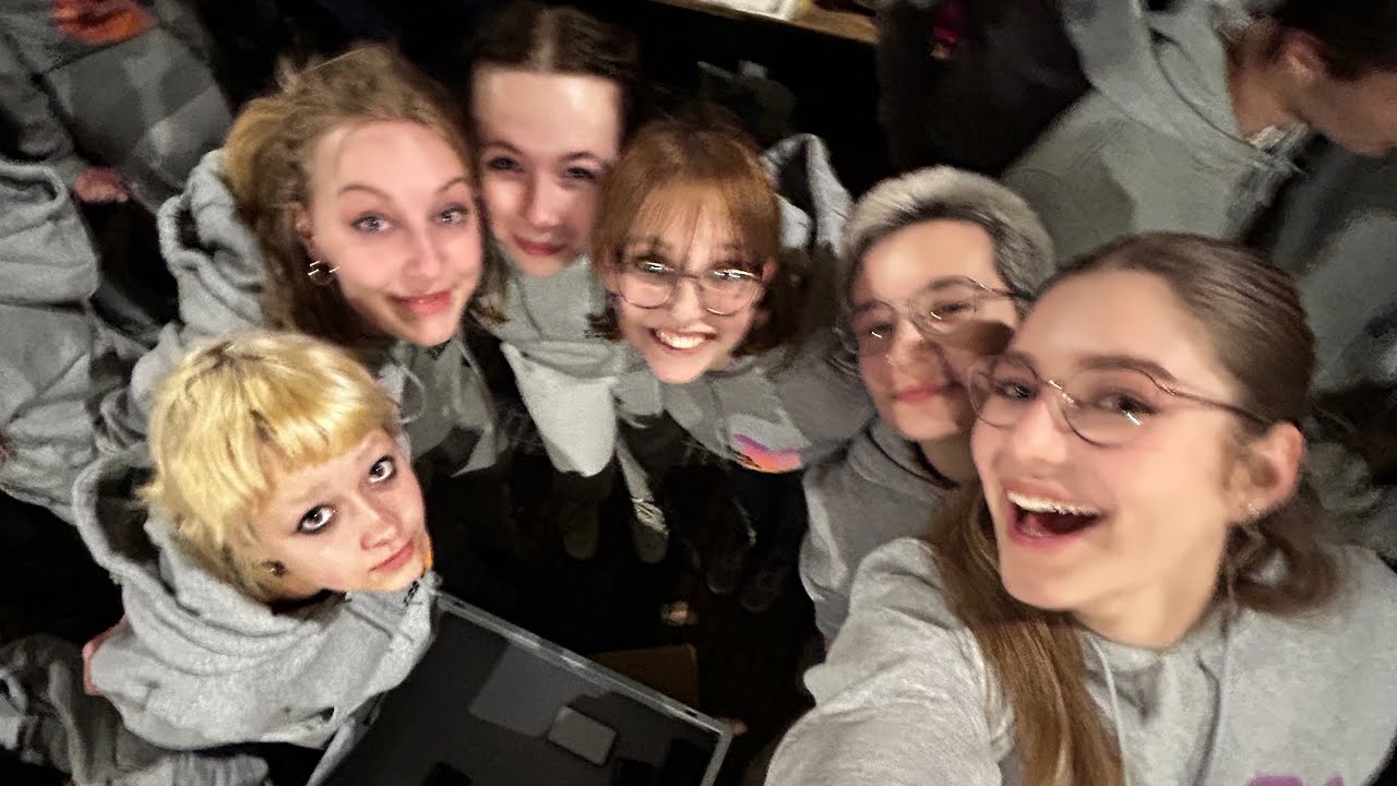 Taro tanzt auf dem Schule tanzt Wettbewerb in Dresden