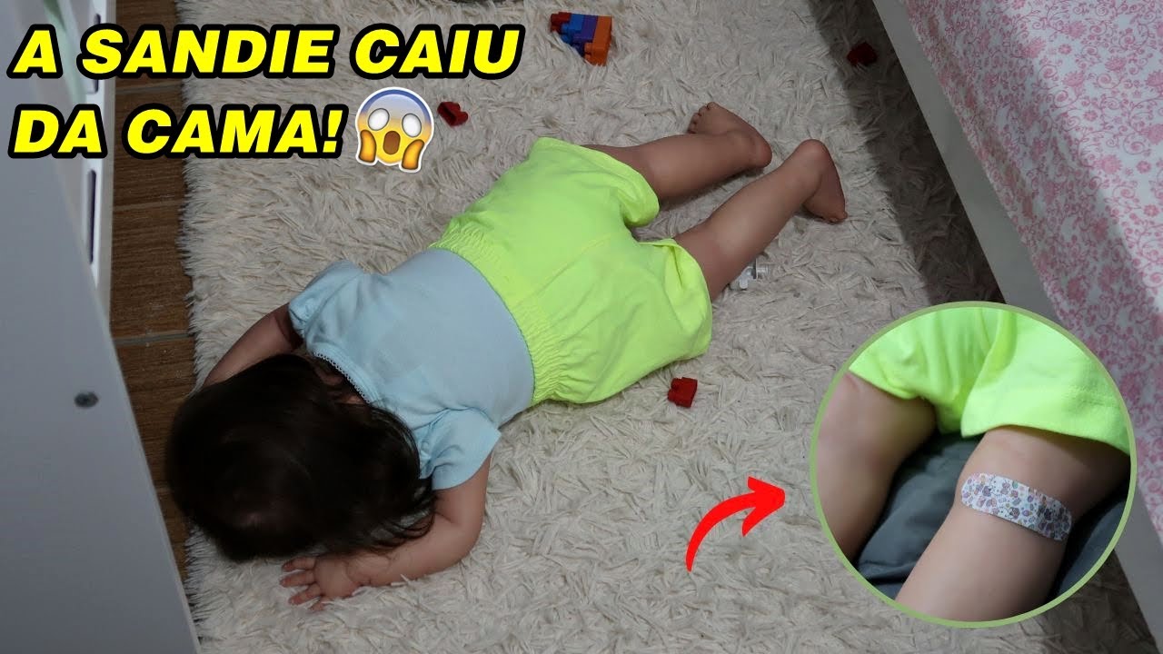 A SANDIE CAIU DA CAMA E MACHUCOU O JOELHO 😱