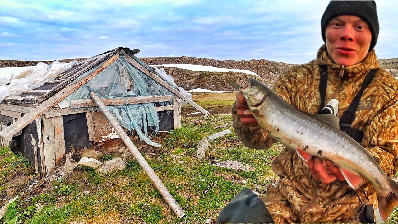 РЫБАЛКА НА СВЯЩЕННОМ ОСТРОВЕ!! ЖИВЕМ В СТАРОЙ ИЗБЕ В ГОРАХ!  И  ЛОВИМ АРКТИЧЕСКОГО ГОЛЬЦА !!!